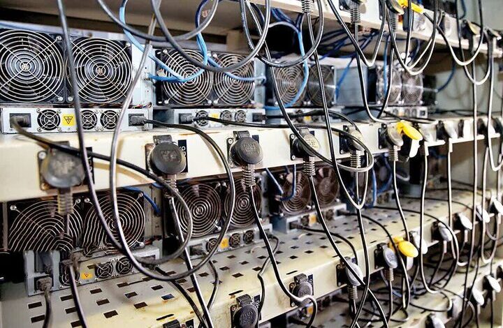 مزرعه بزرگ با ۲۰۲ دستگاه ماینر غیرمجاز در سوادکوه شمالی کشف شد 1 5774194